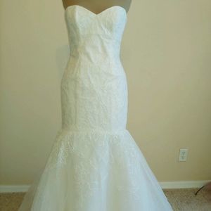 NEW Gorgeous Mermaid Wedding Dress by Liancarlo
